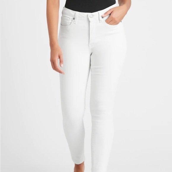 Banana Republic Denim - BANANA REPUBLIC Girlfriend Jeans, White